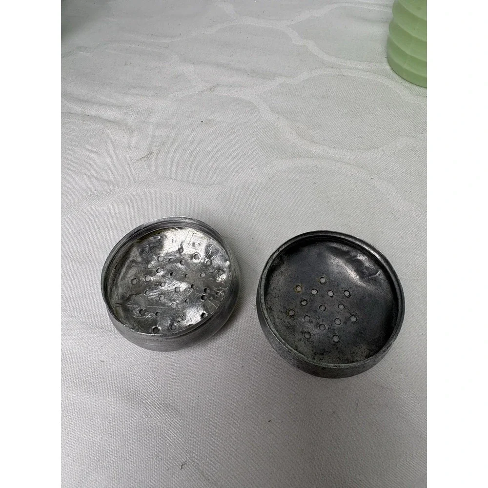 Vintage Jadeite Green Glass Salt & Pepper Beehive Uranium Shakers Set